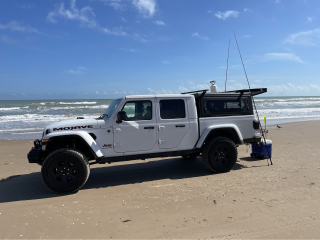 Hardtop Contour noir- lisse avec fenêtre latérale pour Jeep Gladiator 2019+ Alu-Cab