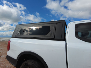 Hardtop Contour noir- lisse avec fenêtre latérale pour Ford Ranger 2012-2022 Extra-Cab Alu-Cab